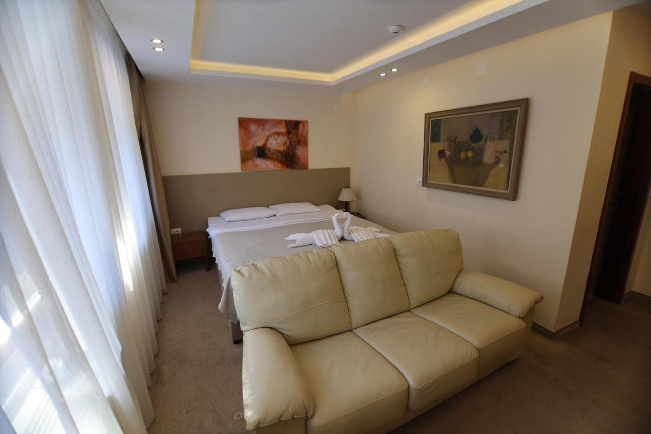 Hotel Happy Dimitrovgrad Eksteriør bilde